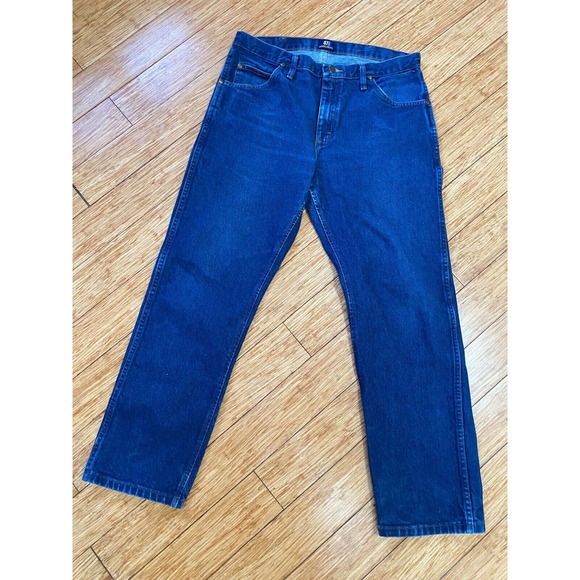 VTG Wrangler Blue Jeans Regular Fit Mens Size 36 x 30 Med Wash USA - Picture 1 of 9